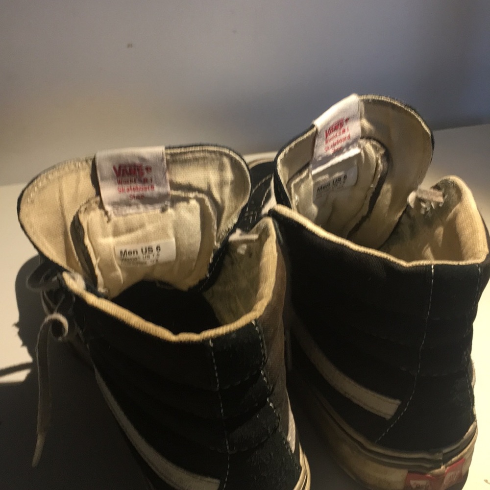 Vans - Picture 3 of 5